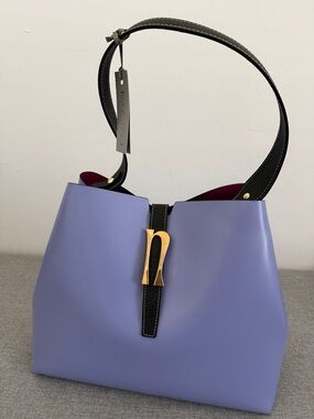 Nicoli large periwinkle Lilla leather bucket bag.